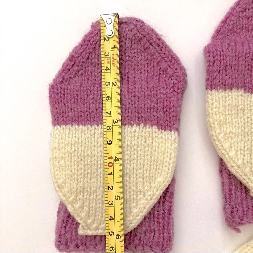 NWT Set of 2 Handmade Ribbed Knit Winter Woolen Socks 6”x6”